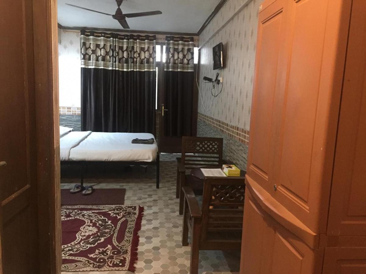 Hotel O Hya'S Homestay Ντεχραντούν Εξωτερικό φωτογραφία
