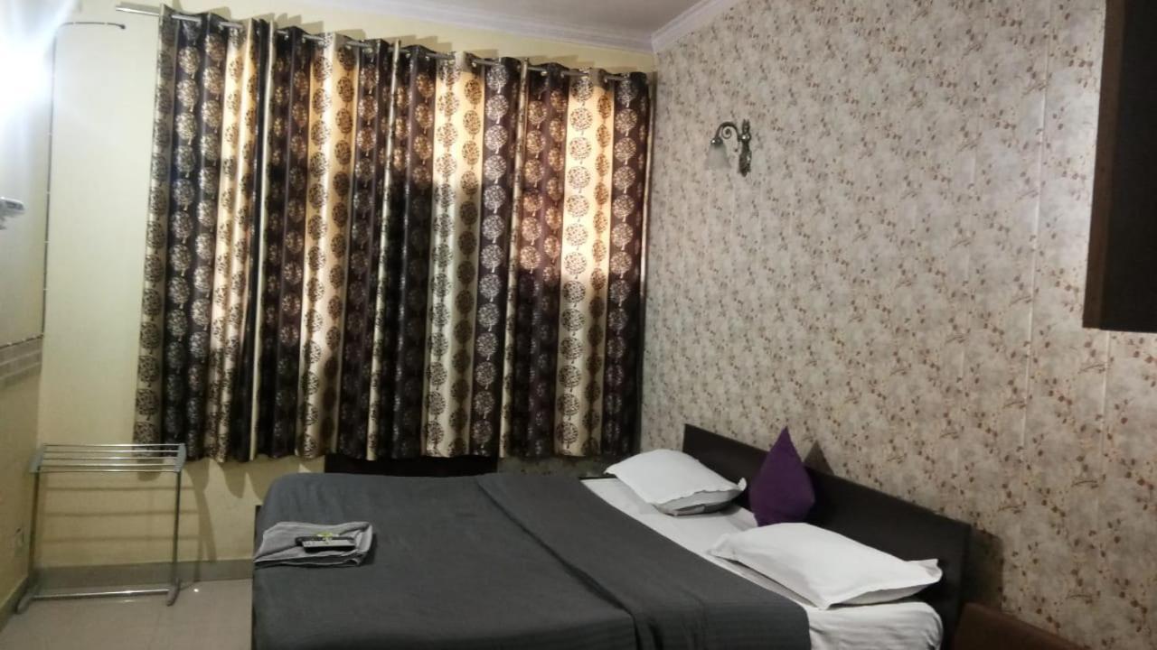 Hotel O Hya'S Homestay Ντεχραντούν Εξωτερικό φωτογραφία
